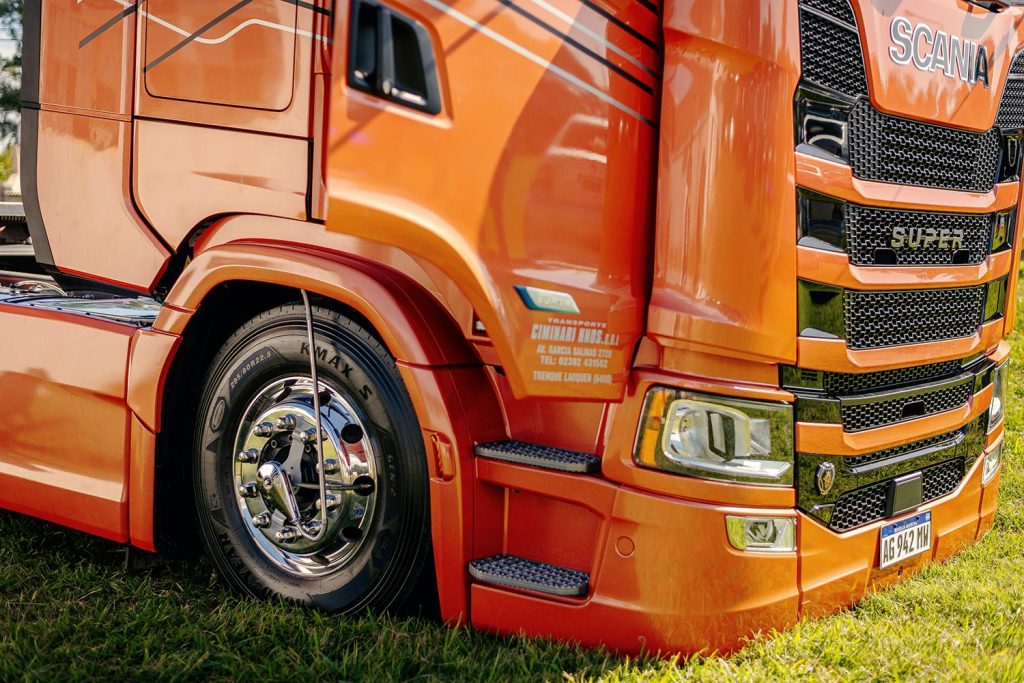 scania truck orange